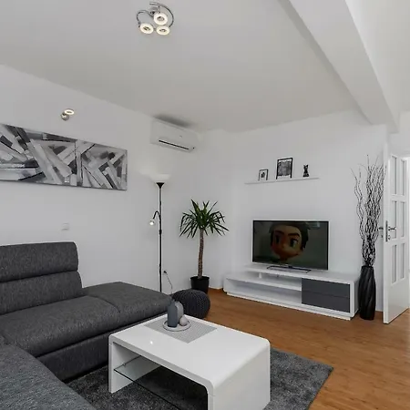 Silver 马卡尔斯卡